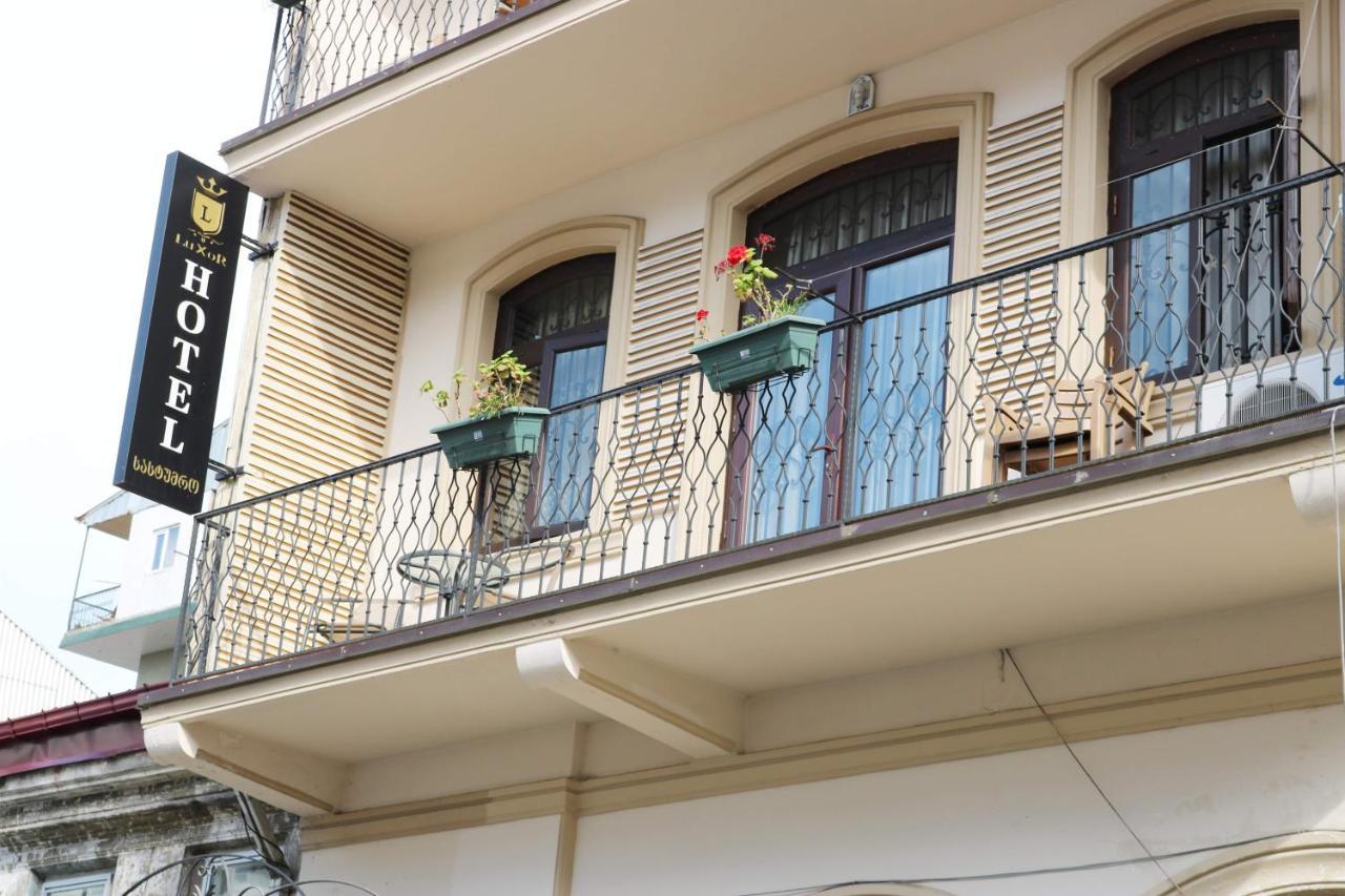 ホテルLuxors Garden バトゥーミ エクステリア 写真
